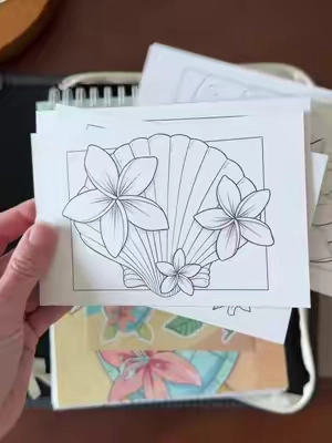 The way it’s packaged makes it so easy to take with you too. @Ohuhuart #jadesummer #ohuhumarkers #adultcoloring #alcoholmarkers #adultcoloringbook 