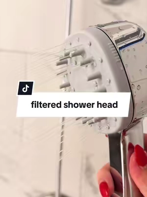 Your shower routine deserves an upgrade. ✨ This filtered showerhead helps reduce chlorine and impurities while leaving your skin feeling softer and your hair looking healthier. Easy to install, beautiful to look at, and one of those home upgrades you’ll notice every single day. 🤍 #FilteredShowerHead #ShowerFilter #BathroomUpgrade #HomeEssentials #HealthyHair @GetCanopy 
