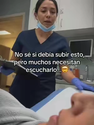 Durante mucho tiempo pensé que inflamarme después de comer, sentirme pesada y batallar para ir al baño era normal. Pensé que simplemente era la comida… hasta que en una consulta me explicaron esto sobre mi digestión. Ojalá alguien me lo hubiera dicho antes. 😳