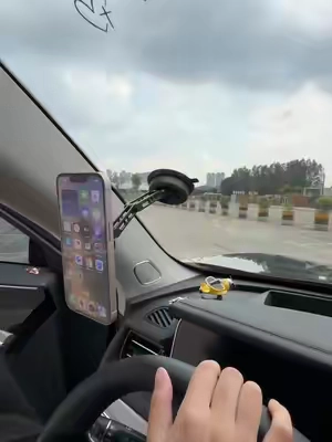 POV: You have finally found the sturdiest support. Shake it all you want… it’s NOT falling 😮‍💨 #phonestand #contentcreator #techaccessories #phoneholder #amazonfinds 