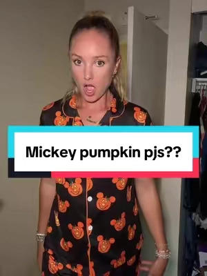 The perfect Halloween pajama set doesn’t exi- #halloween #pjs #pajamaset #obsessed #foryou 