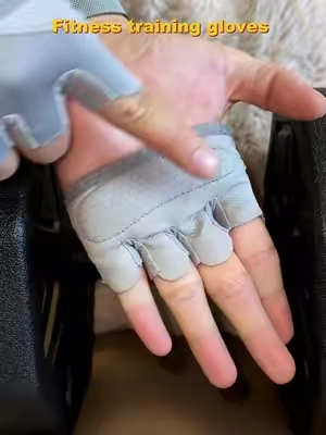 Guantes transpirables evitan callos, mantienen las manos cómodas con mancuernas y dominadas.#fitnessgloves#tiktok#goodthing#gym#sports 
