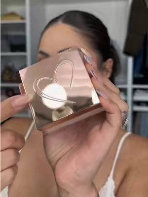 The powder combo for that smooth, blurred finish ✨🤌🏼 pressed to set + loose to bake @Beauty Creations Cosmetics  #beautycreations #beautycreationscosmetics #settingpowder #pressedpowder #beautyfinds 