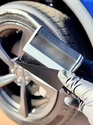 Once you figured this out, life is just so much easier… @VIKING Car Care  #vikingcarcare #tireshine #carcare #detailing #detailingtools 