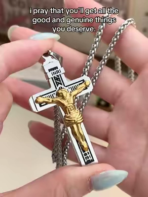 Que Dios aleje todo mal de tu camino, que tengas paz y amor eterno conmigo.❤️🙏 #crossnecklace #godisincontrol #christianitytiktok #trending #fyp
