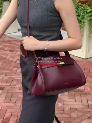 Perfect gift for yourself or your bestie♥️✨ #cluci #tiktokmademebuyit #prom #purse #affordableluxury 