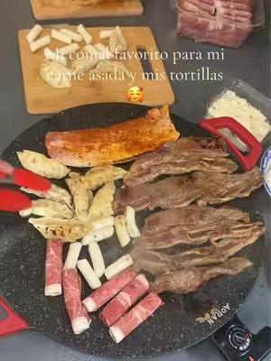 Este grill eléctrico es perfecto para cocinar carne, pancakes, verduras o lo que quieras sin hacer todo un desastre en la cocina. #comalelectrico #grill  #HomeCooking #CocinaFacil #kitchenfinds   