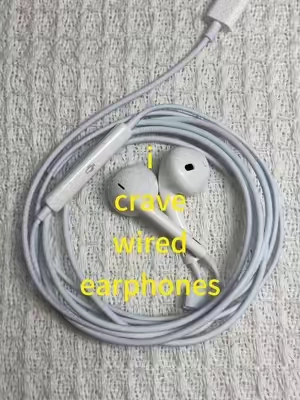 #fashion #muisc #wired #earbuds #viralvideo 