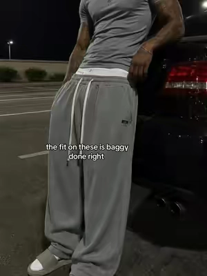 these sweats got that calm but tough look #baggypants #baggyfit #ootdmen #streetwear 