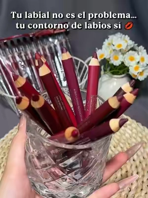 Tu labial no es el problema… la falta de definición en tus labios sí 💋 Este set de 12 delineadores ayuda a marcar el contorno, crear una forma más limpia y hacer que cualquier labial se vea más elegante y profesional. Cada lápiz tiene más producto que muchos delineadores normales y además incluye sacapuntas.❤️‍🔥❤️‍🔥👇#Maquillaje #Belleza #DelineadorDeLabios #LabiosPerfectos #MaquillajeNatural 