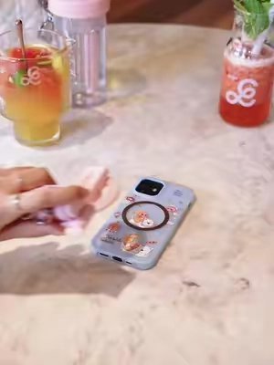 Extend shooting distance for vibe shots！ #tiktokmademebuyit  #handfree  #selfiestick  #essentials  #holder 