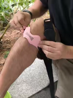 Wearing it during exercise provides better knee protection #hikingadventures #altrarunning #kneepainrelief #summervibes#summeressentials
