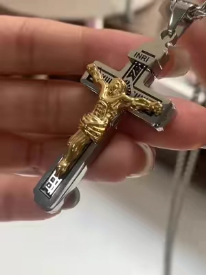 Simple cross pendant for daily wear #crossnecklace #cross #foryoupage #tiktokshopcreatorpicks