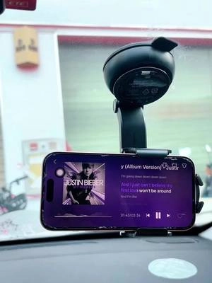 Say goodbye to wobbly phones on road trips! 🚗💨 The UGREEN Universal Suction Cup Mount keeps your phone stable and secure—no mess, no hassle. Compatible with iPhone & Samsung, eco-friendly, and worry-free for up to 1.5 million miles! Tap ‘Shop Now’ and level up your drive.#UGREENPhoneHolder #CarMount #phoneholderforcar#TikTokshopbacktoschool#TikTokShopSummerSale