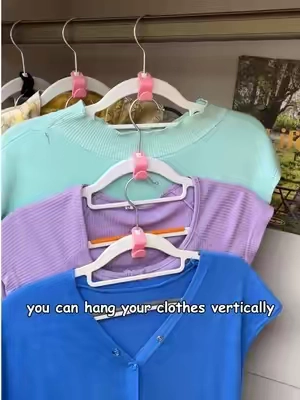 Asmallhangerconnector:justslideitontoahan gerandlinkthemtogethertokeepyourclothes organized.Perfectforsortingoutfits,savings ace,andkeepingeverythingneat.#UsefulPro ducts# HangerOrganizer#tiktokshopsummersale 