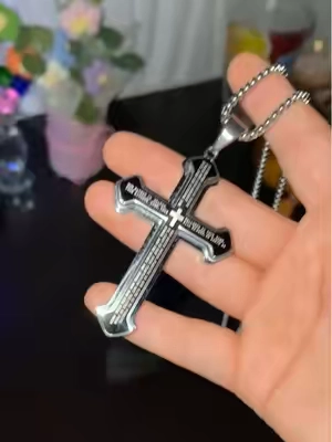 #tiktokshopcreatorpicks #crossnecklace #cross #necklace #íyp✝️✝️✝️