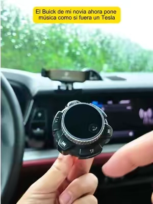 Conectar este transmisor Bluetooth al encendedor del auto y tener audio HD por la radio FM sin interferencias, luz ambiental de noche y carga rápida en un solo aparato es otro nivel #autos #coches #accesoriosparaauto #carlifestyle #amantesdelosautos