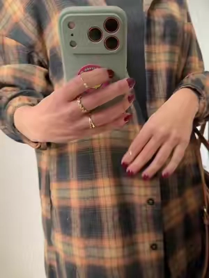 Pumpkin picking anyone? So cute and affordable! #flannel #fallclothes #fall 