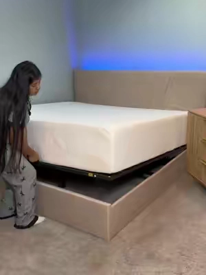 La maca más bonita donde puedes guardar tu ropa de cama abajo o tu ropa #cama #camas 