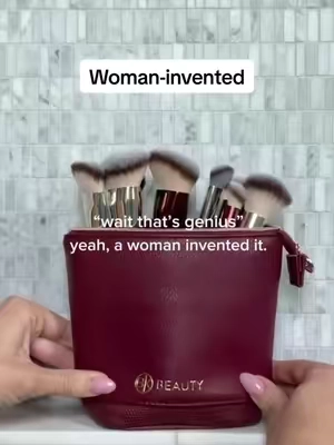Because @Lisajmakeup gets it 💅 — #bkbeauty #travelmakeup #makeupbrushes #makeupbag #travelmakeupbag 