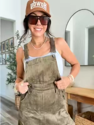 Newwww color in our fav overalls ! 