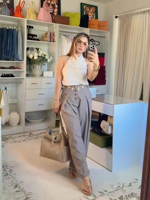 Les dejo los enlaces de mi outfit ✨🙌🏼 Pantalón:S  Blusa:S Bolso:Teddy Blake Sandalias:corren bien a las talla  Lentes:TikTokshop 🙌🏼 #outfit #pants #haltertop #casualoutfits #womenfashion 
