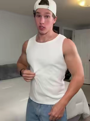 5’8 170lbs wearing Mediums #tanktops 