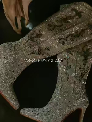 WESTERN GLAM @RONILURN #westernglam #nfrfashion #nfr #westernfashion #nfrinspo 