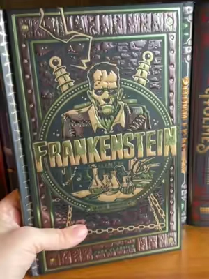 Frankenstein is an absolute classic. Mary Shelley was very very talented when she was young.. #BookTok #frankenstein #collectorsedition #classicliterature 
