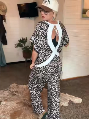 Leopard set 🐆🖤🤩 wearing a medium #leopardprint #twopieceset #outfitset #falloutfits #easyoutfits 
