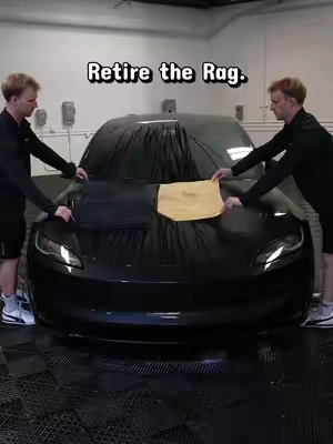 Your Entire car will be dry… #fyp #blackline #detailing #dryingtowel #cars 