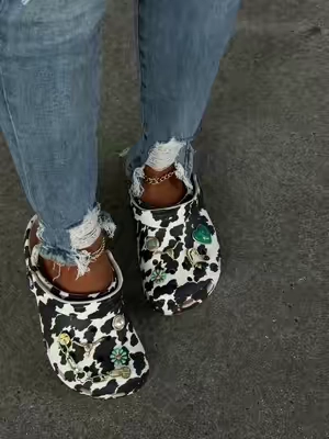 @Crocs new animal print the the classic clogs 👌🏼🔥 #crocs #crocsclassicclog #tiktokshopsummersale 