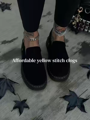 And true to size! 🖤 @Athlefit #falloutfitinspo #clogs #cozyoutfit #altoutfits #altmom 