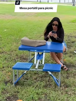 Mesa portátil para picnic 🧺 que se convierte en una maleta fácil y cómoda para transportar . Es de plástico reforzada con aluminio.@OutvitaPro #picnictable #mesaplegable #table #Outdoors #tiktokshopsummersale 