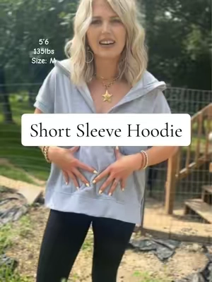I love this hoodie for the transition into fall 🍂 #hoodie #shortsleevehoodie #fallstyle #fallfashion #cuteandcomfy 