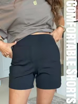 The stretch 🤌🏼✨, the design 🤌🏼✨, the colors 🤌🏼✨. My throw on and go shorts that are always comfortable. #blackshorts #stretchyshorts #momshorts #elevatedbasics #comfortableshorts 