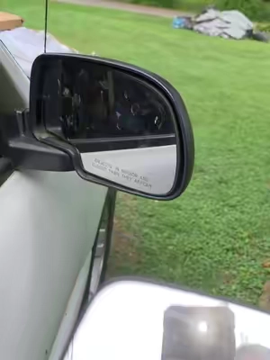 Upgrade that worn-out side mirror without replacing the whole assembly. This heated replacement mirror glass has a built-in 7-LED turn signal and is made for select Cadillac, Chevy, and GMC trucks/SUVs. Clean factory-style upgrade that adds visibility and looks sharp. #SideMirrorReplacement #TurnSignalMirror #TruckAccessories #TikTokShopCreatorPicks #TikTokshopbacktoschool