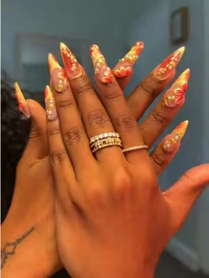 Yes, they are press on nails 😉 @NailVesta #nailvesta #pressonnails #tiktokmademebuyit #tiktokshopfinds #tiktokshop 