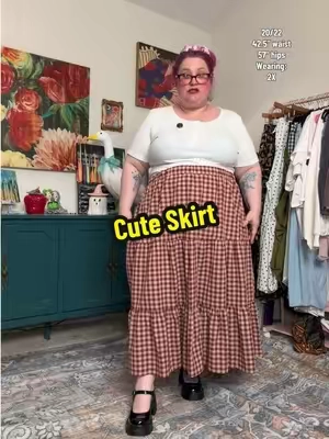 This skirt is soooo comfy cute!! #ginghamskirt #womensfashion #plussizefashion #curvystyle #plussizeskirt 