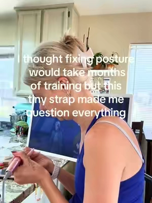 If you’re always on your phone or laptop, your posture might be worse than you think. This adjustable posture corrector gently supports your shoulders and helps you stay aligned throughout the day. Lightweight and easy to wear under clothes. #posturecorrector #backsupport #healthylifestyle #confidenceboost #desksetup 