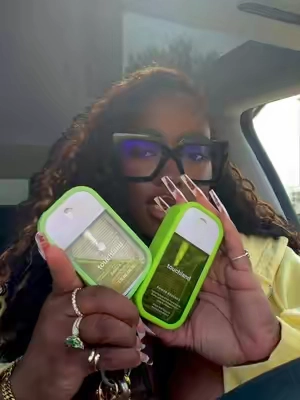 @touchland stays on me everyday #touchland #touchlandhandsantitizer #bodyhairmist 