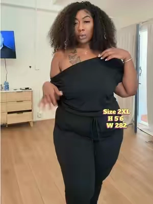 Arm friendly jumpsuit romper, casual everyday outfit #jumpsuit #romper #plussizefashion #midsizefashion 