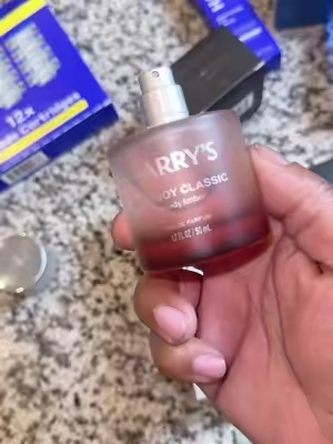 Harry’s brand New Cologne for me. Such an awesome fragrance of cedarwood and musk. #harrys #colognetiktok #cologne #menfragrances #colognetok 