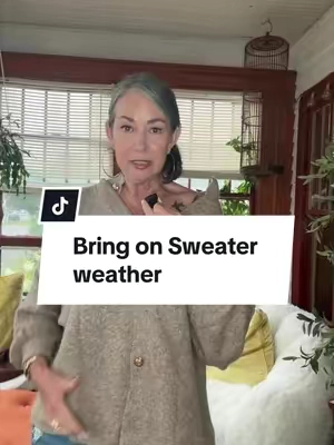 The comfortable sweater & barrel jeans I can’t wait to wear this Fall #fallsweater #oversizedsweater #barreljeans #shearling #tiktokshopcreatorpicks 
