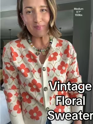 The cutest floral sweater for that summer to fall transition! #sweater #sweaterweather #floralsweater #falloutfits #vintagevibes 