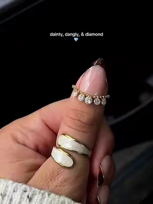 so unique yet so stunning @Atta-jewelryUs #diamondring #daintyring 