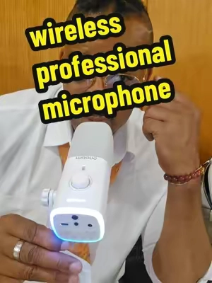 the wireless professional microphone for gaming podcast live streaming and recording. #professionalmicrophone #recordingmic #livestreamingmic #podcastmic #gamingmic 
