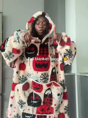 #fallvibes #blankethoodie 