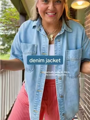 The short sleeve denim jacket that is good for curvy girls too! #denim #denimjacket #oversizedjacket #womensfashion 