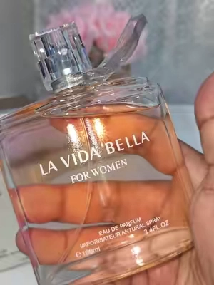 Perfume de la vida bella #perfumelavidaesbella #lavidabellaperfume #perfumetok #perfumes #tiktokshopsummersale 